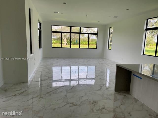 Foto del edificio - 6 br, 4 bath House - 4855 SW 159th Ave