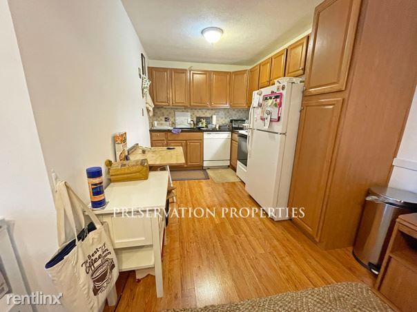 Building Photo - 1 br, 1 bath Condo - 1077 Chestnut St Apt 8
