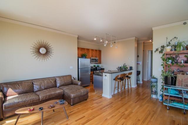 Building Photo - 2 bedroom in CHICAGO IL 60605
