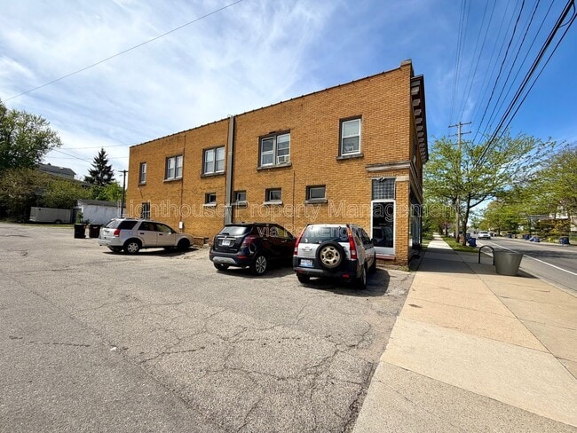Building Photo - 744 M.L.K. Jr St SE