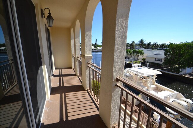 Foto del edificio - 3063 Waterside Cir
