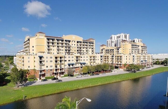 Foto del edificio - 8390 SW 72nd Ave