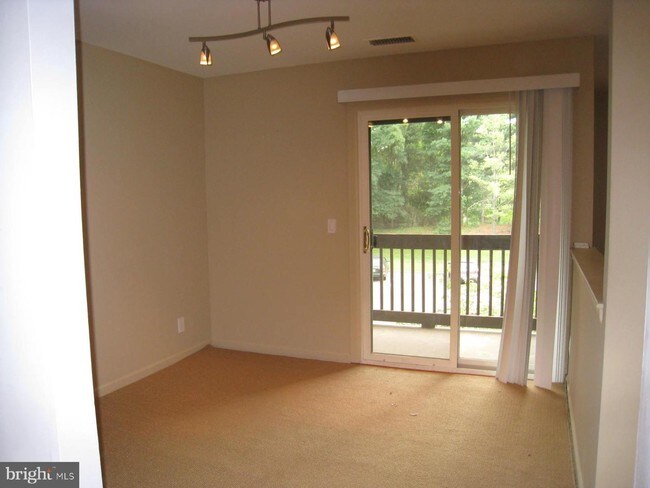 Building Photo - 2211 Sayre Dr