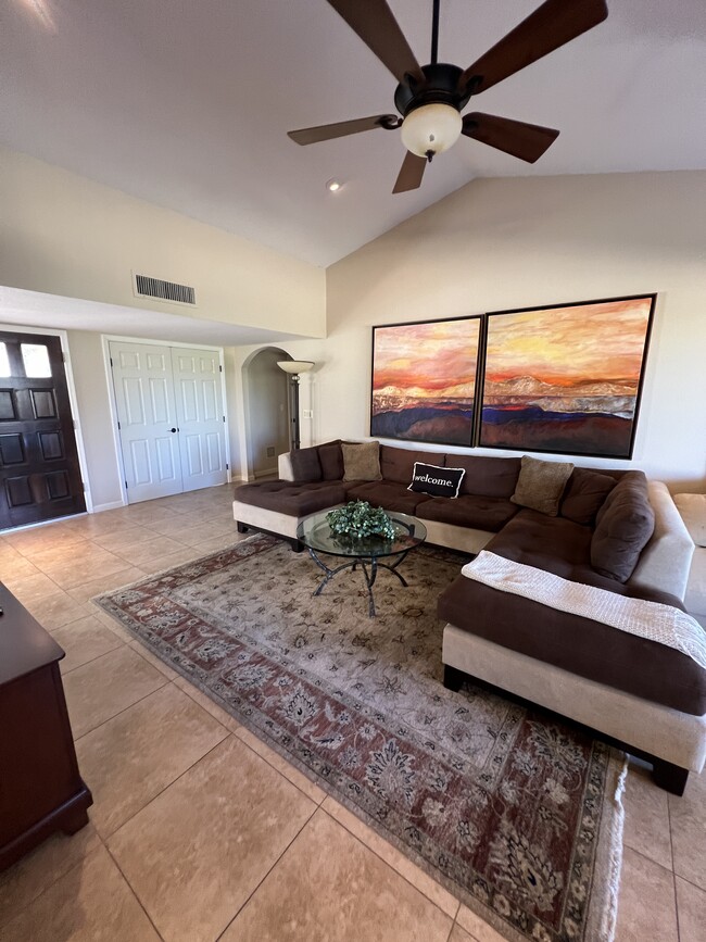 Family Room 3 - 1801 Leisure World