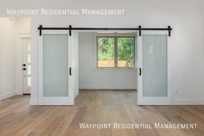 Foto del edificio - 2457 N Ashgrove Ln