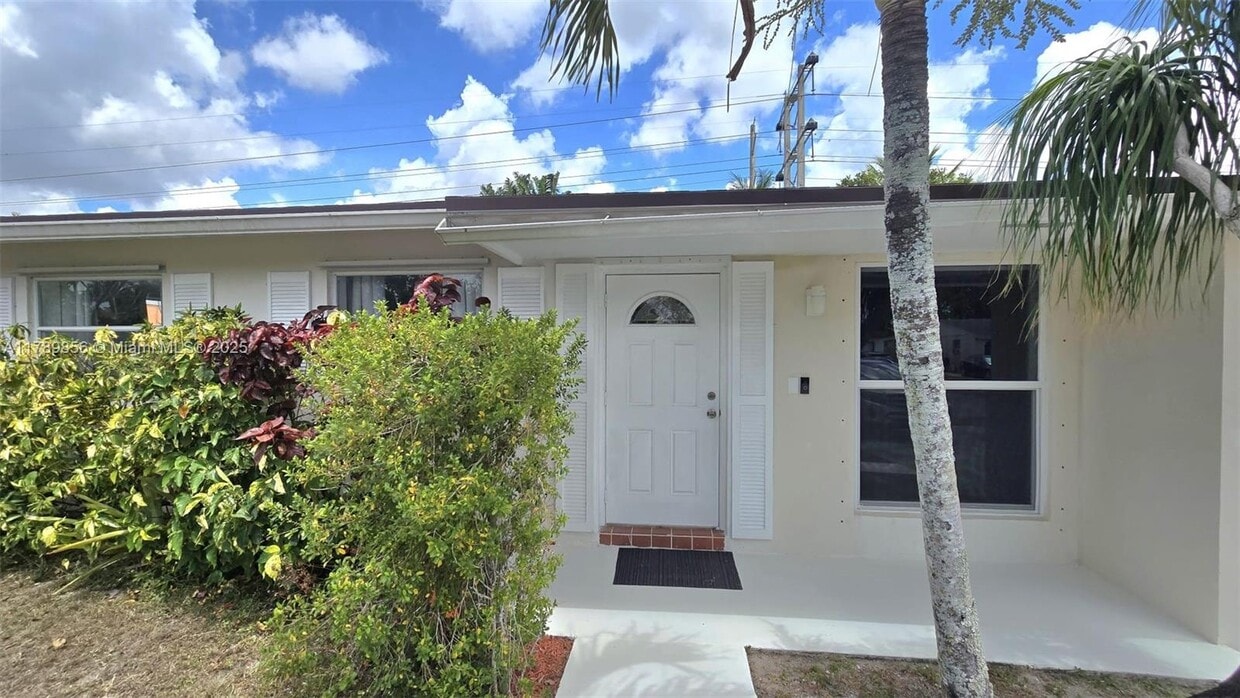 Foto principal - 7781 SW 1st St