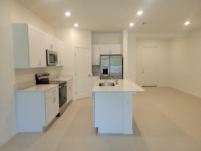 Building Photo - 3328 Lapis Lk Dr