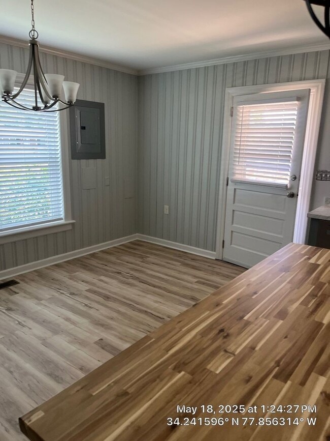 Foto del edificio - Updated 2 Bedroom, 1 Bath Home Locate Clos...