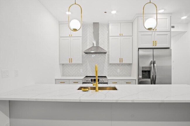 Foto del edificio - 127 E Cottage St