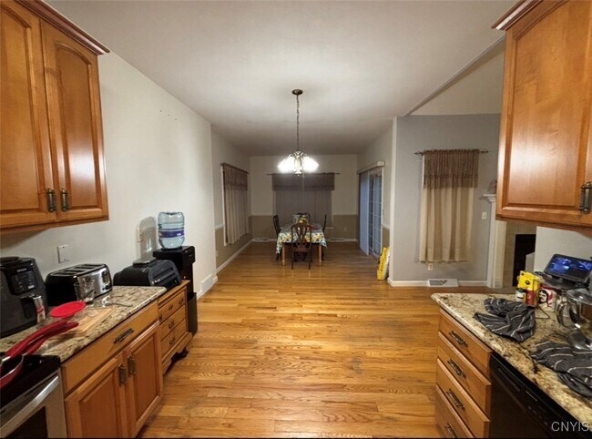 Foto del edificio - 5055 Constitution Ln