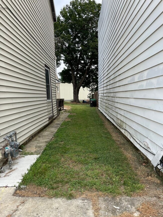 Building Photo - 3 Bedroom 1 Bath in Carlisle, PA!