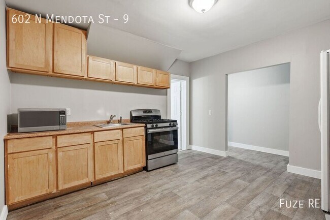 Foto del edificio - 602 N Mendota St