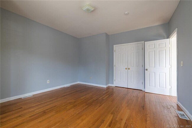 Building Photo - 364 Benham Ave