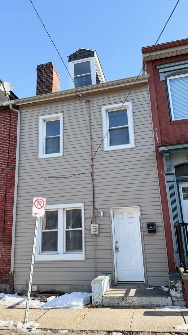 Building Photo - 153 38th St