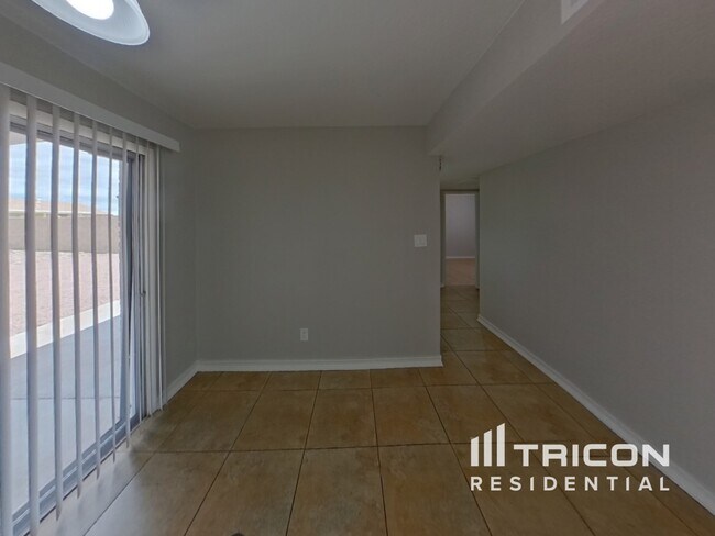Building Photo - 1538 W Charleston Avenue Phoenix AZ