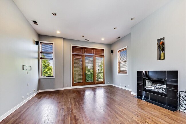Foto del edificio - 1022 N Wood St