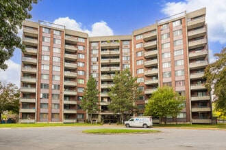 Building Photo - 10500 Boul De L'acadie