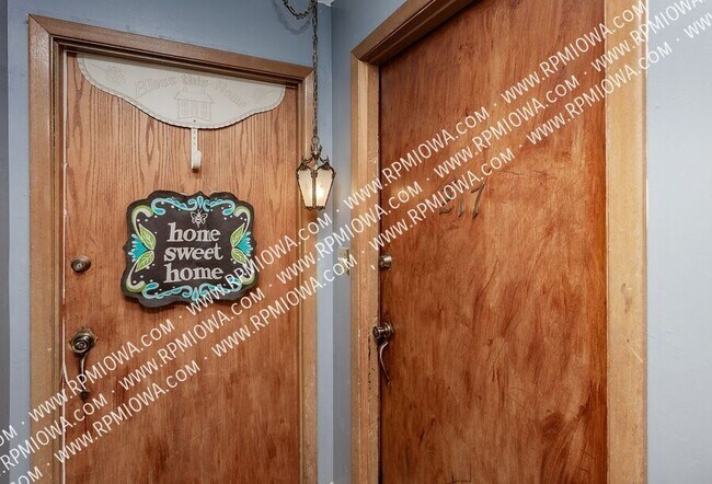 Foto del edificio - 217 Loomis Ave