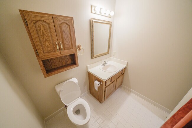 Building Photo - 4890 Harbor Point Dr