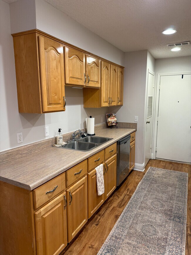 Building Photo - 5001 Grande Dr