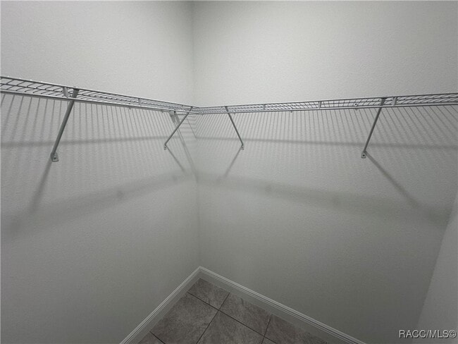 Foto del edificio - 7145 N Heritage Dr