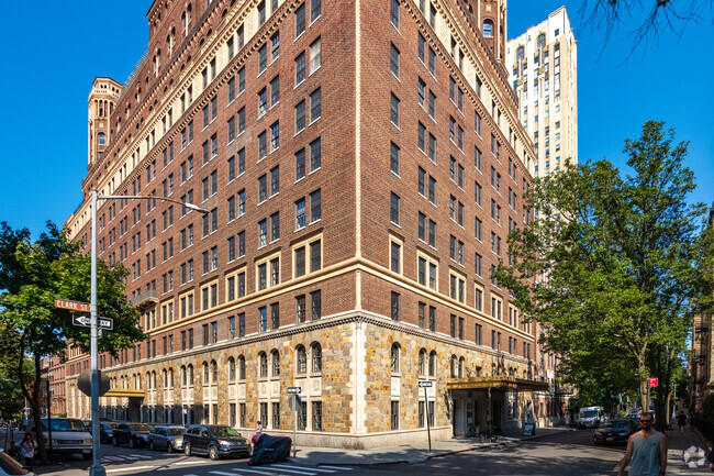 Building Photo - The Watermark at Brooklyn Heights