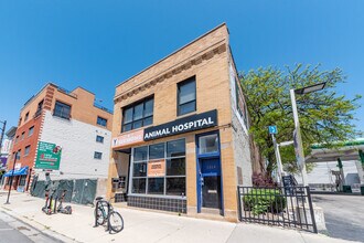Building Photo - 1214 W Belmont Ave