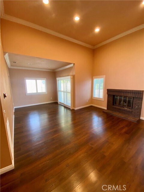 Building Photo - 1401 Brookdale Dr