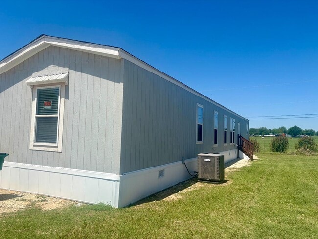 Building Photo - 150 Private Road 1610