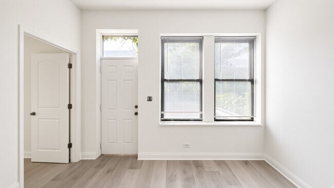 Foto del edificio - 4832 N Winthrop Ave
