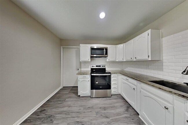 Foto del edificio - 635 Stonewall Dr