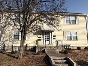 Building Photo - 407 Pecan St