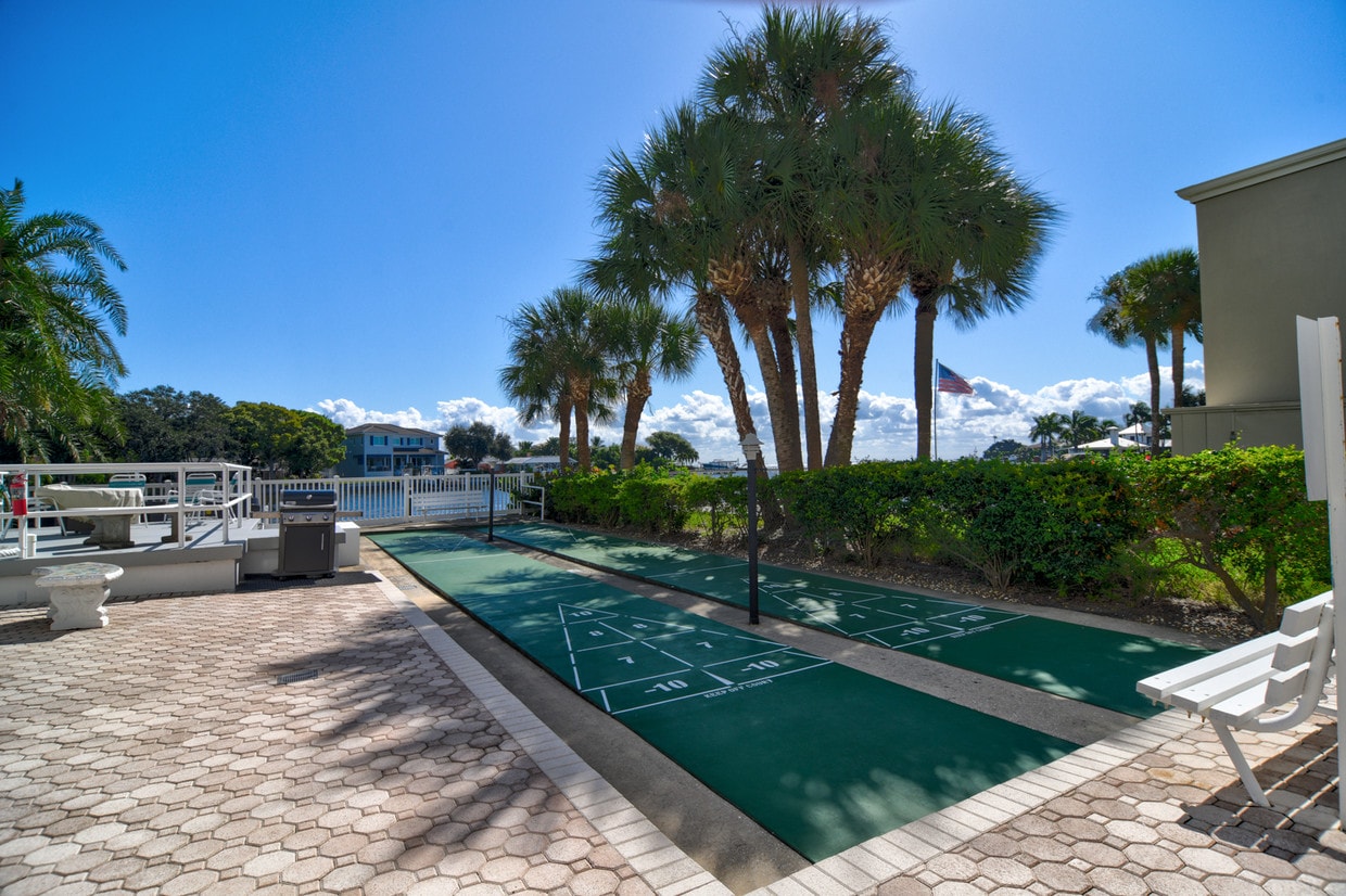 1365 Snell Isle Blvd NE Unit 4B, Saint Petersburg, FL 33704