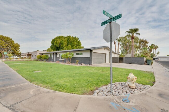 Building Photo - 1507 E Palo Verde St