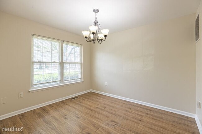 Building Photo - 4 br, 2.5 bath Townhome - 9053 Congress Place