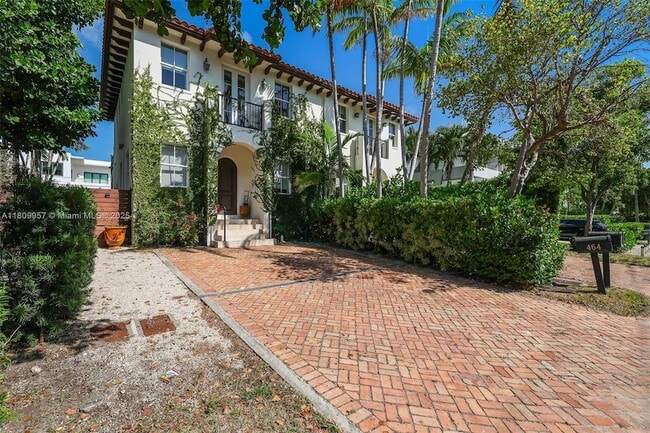 Foto del edificio - 464 Fernwood Rd
