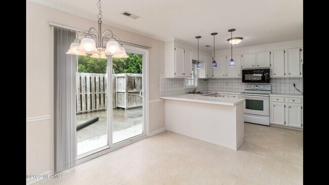 Building Photo - 3809 E Vancroft Cir