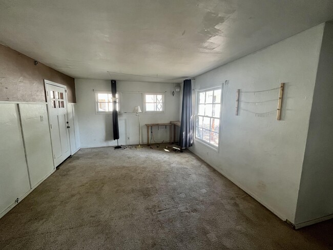 Building Photo - 1320 Jessica Ave