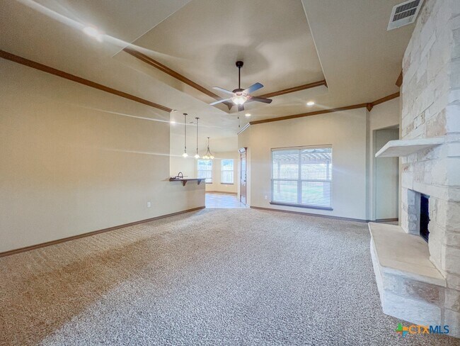 Building Photo - 700 Cosper Creek Dr