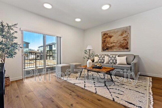 Foto del edificio - 7475 W Swain Ln
