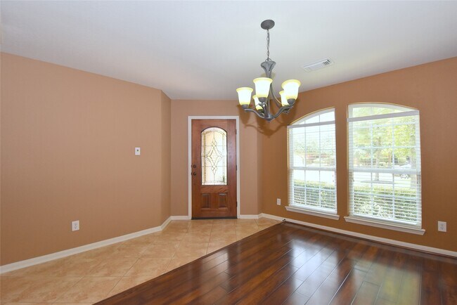 Building Photo - 21123 Amber Crossing Dr