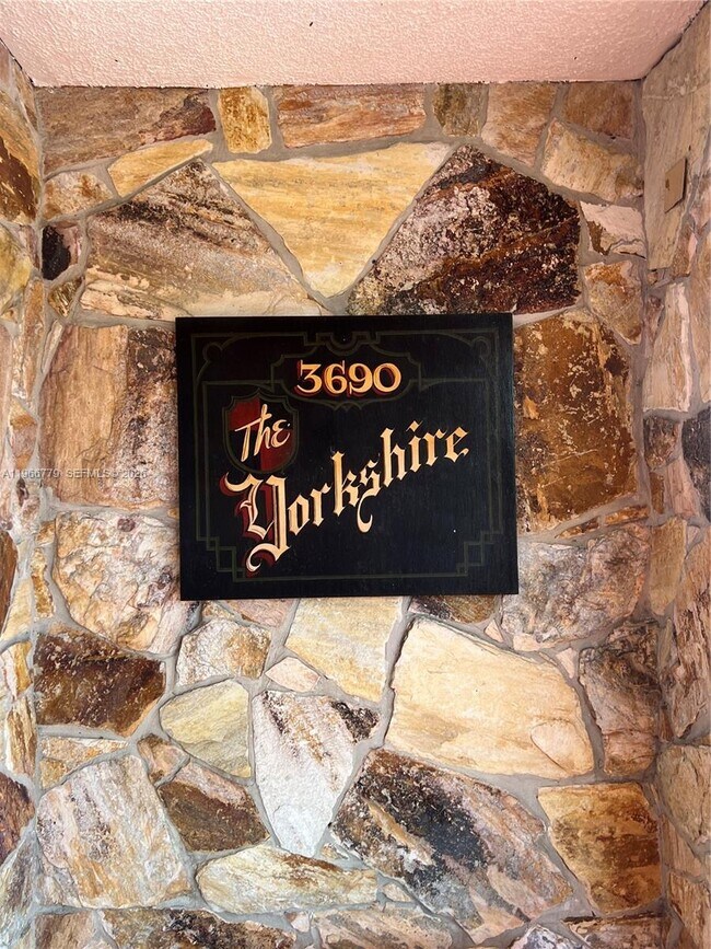 Foto del edificio - 3690 Inverrary Dr