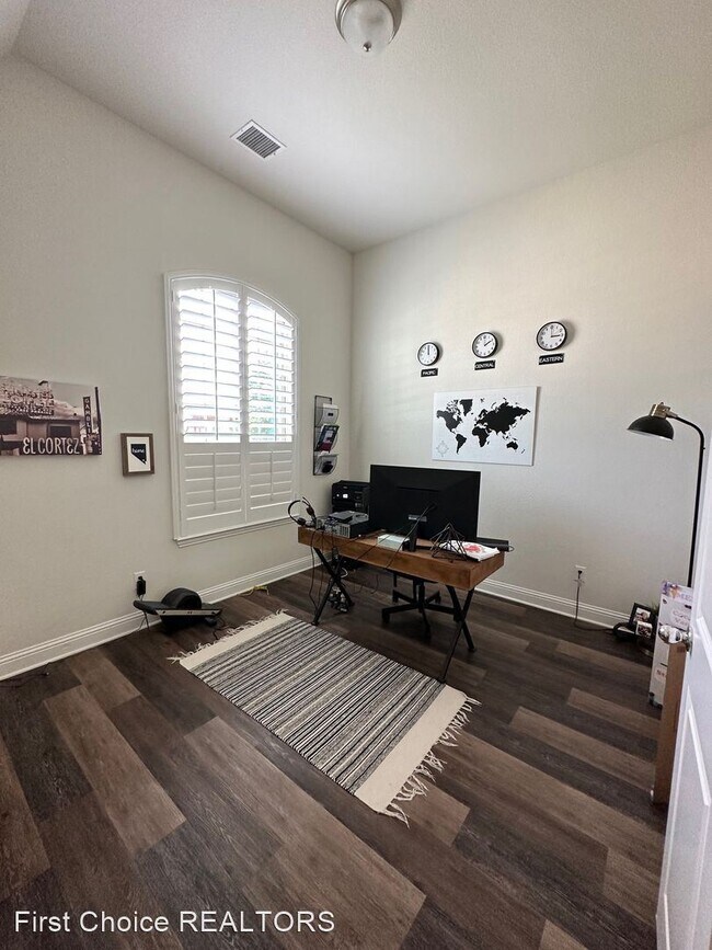 Foto del edificio - 4 br, 3 bath House - 1144 Olympic Drive