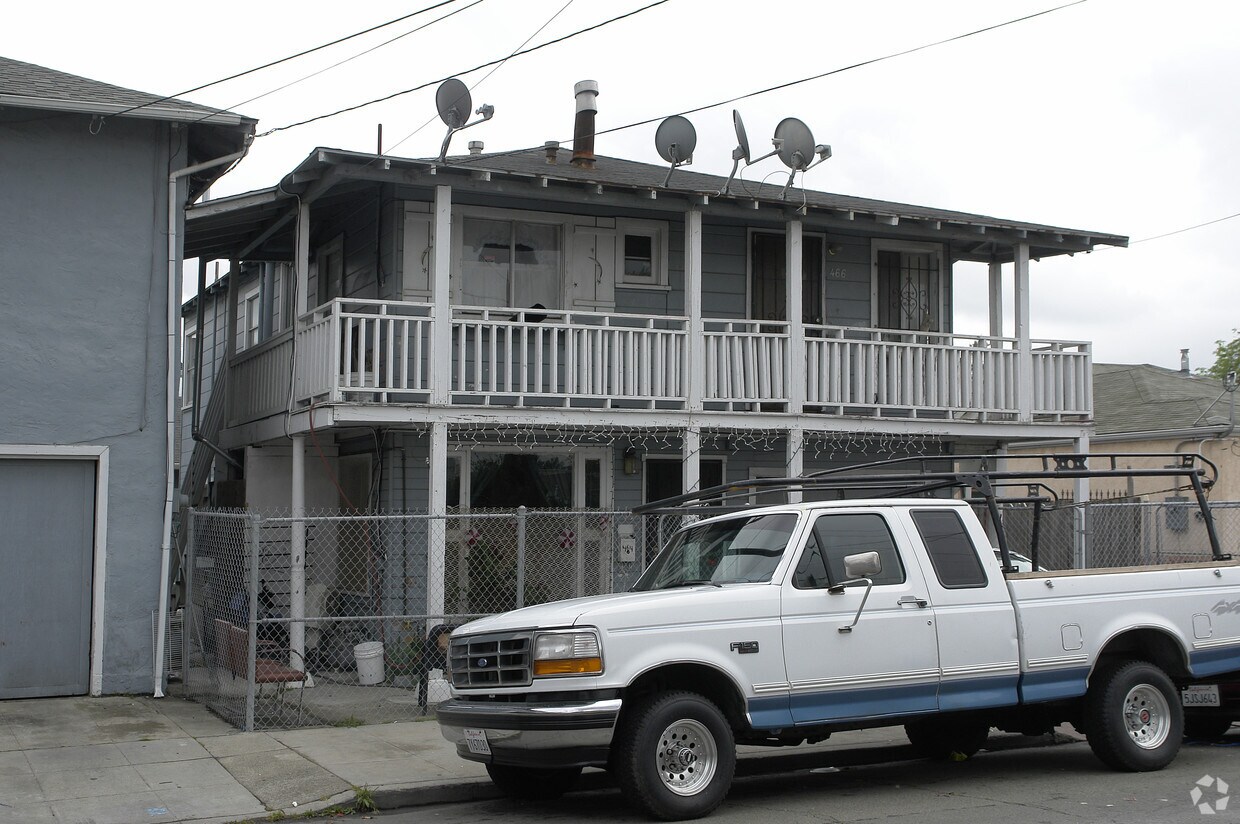Building Photo - 464-468 3rd St