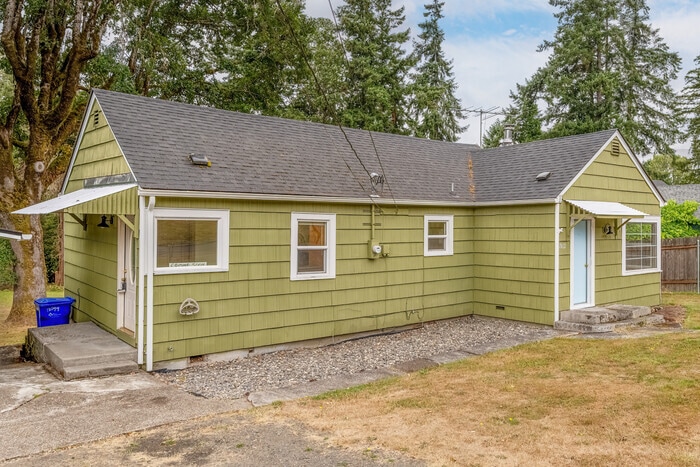 Primary Photo - TWO BEDROOM HOUSE IN KELSO