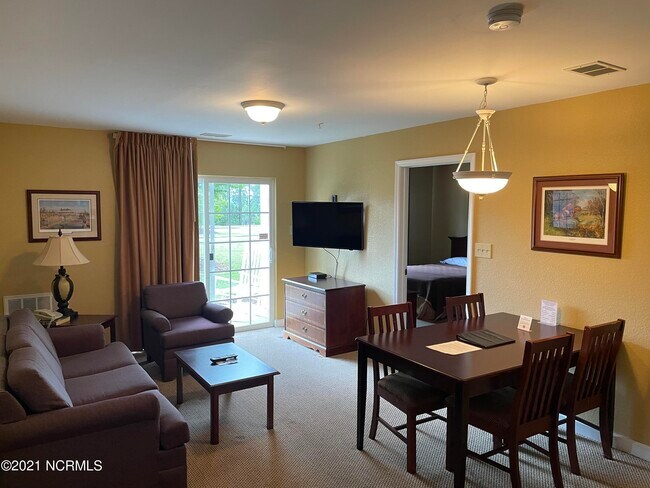 Foto del edificio - 527 Little River Farm Blvd