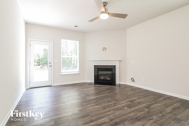 Foto del edificio - 406 Ashborne Ln