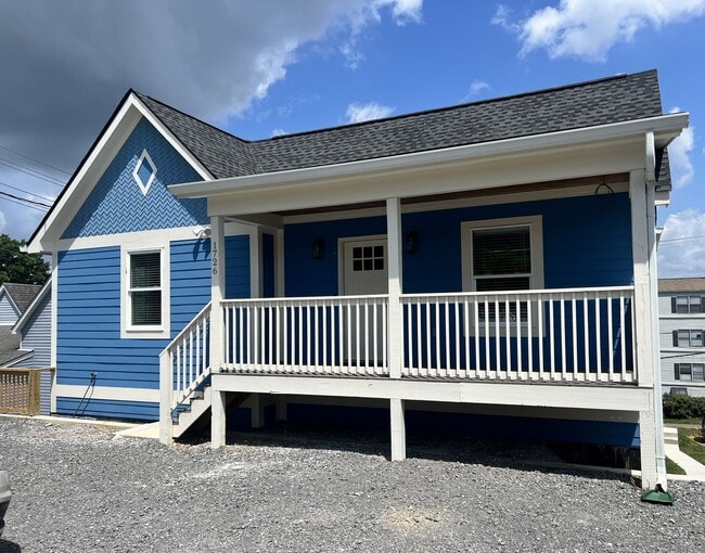 Building Photo - 1726 Forest Ave