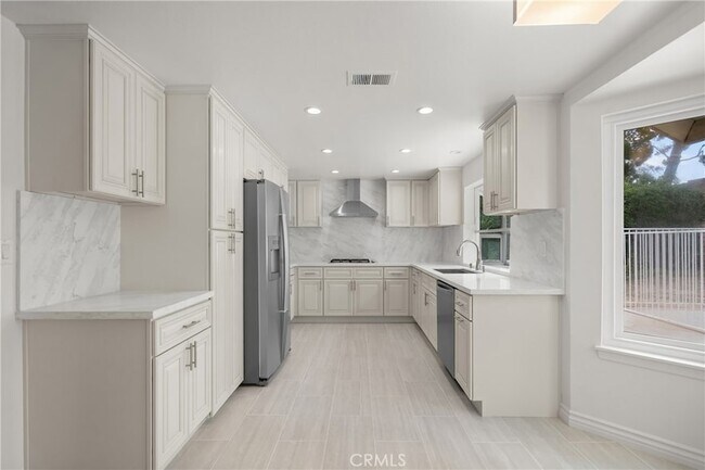 Foto del edificio - 11861 Darby Ave