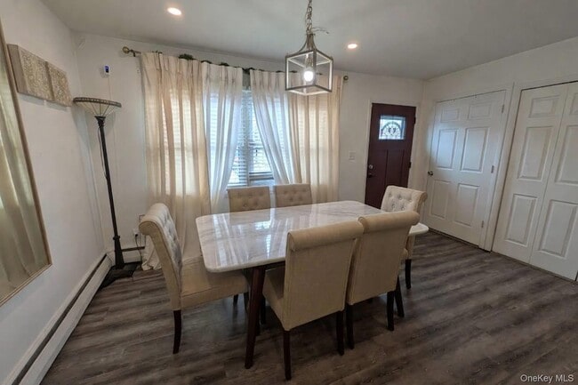 Foto del edificio - 4 McLaughlin Ave